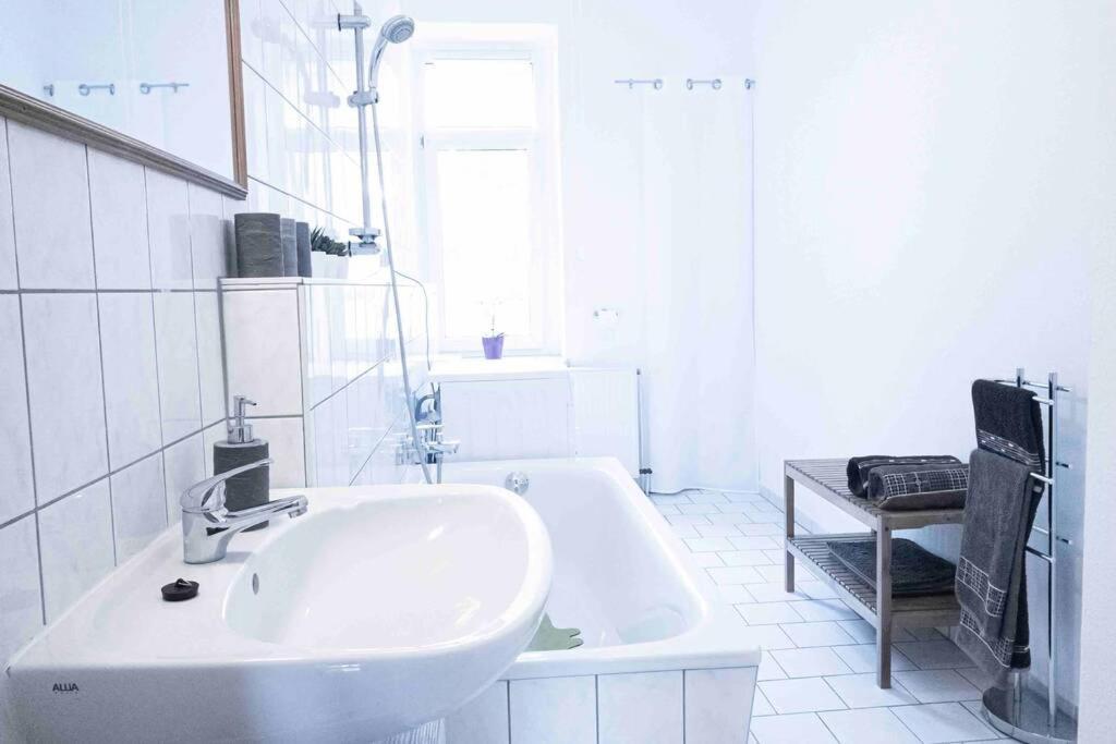 Moderne In Leipziger Altbau - Netflix Inklusive Apartment *