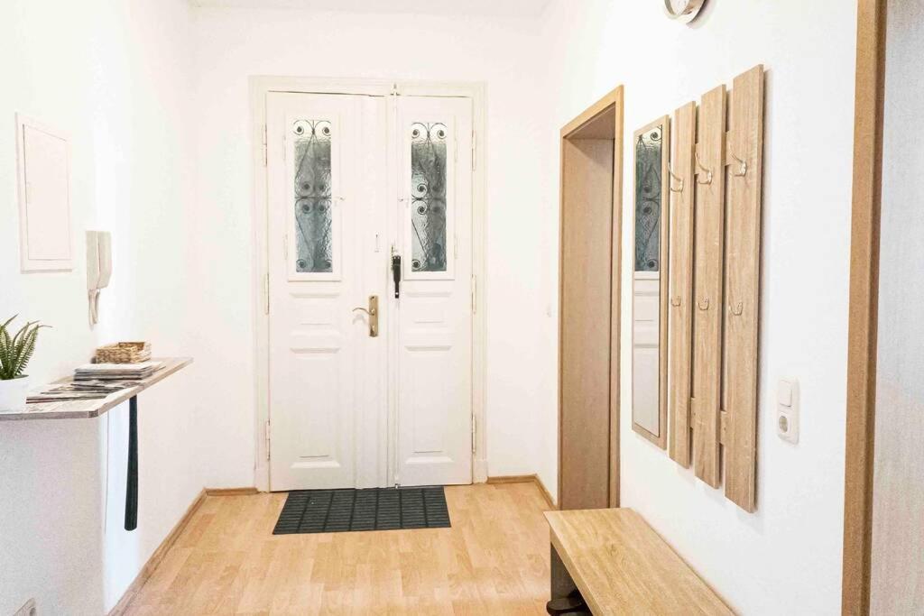 Moderne In Leipziger Altbau - Netflix Inklusive Apartment *