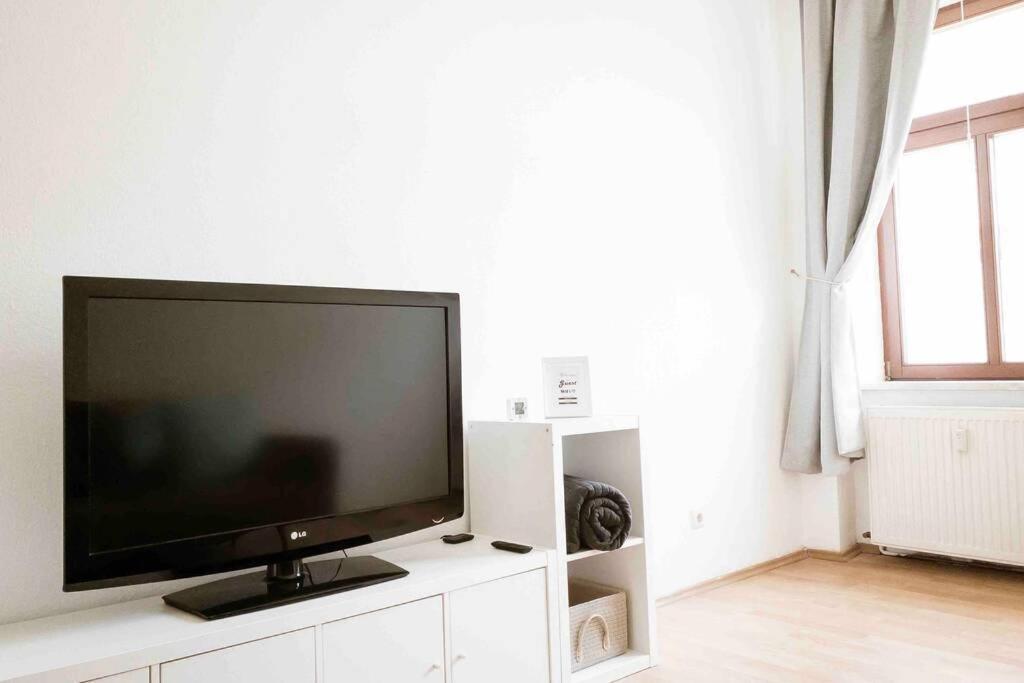 Moderne In Leipziger Altbau - Netflix Inklusive Apartment