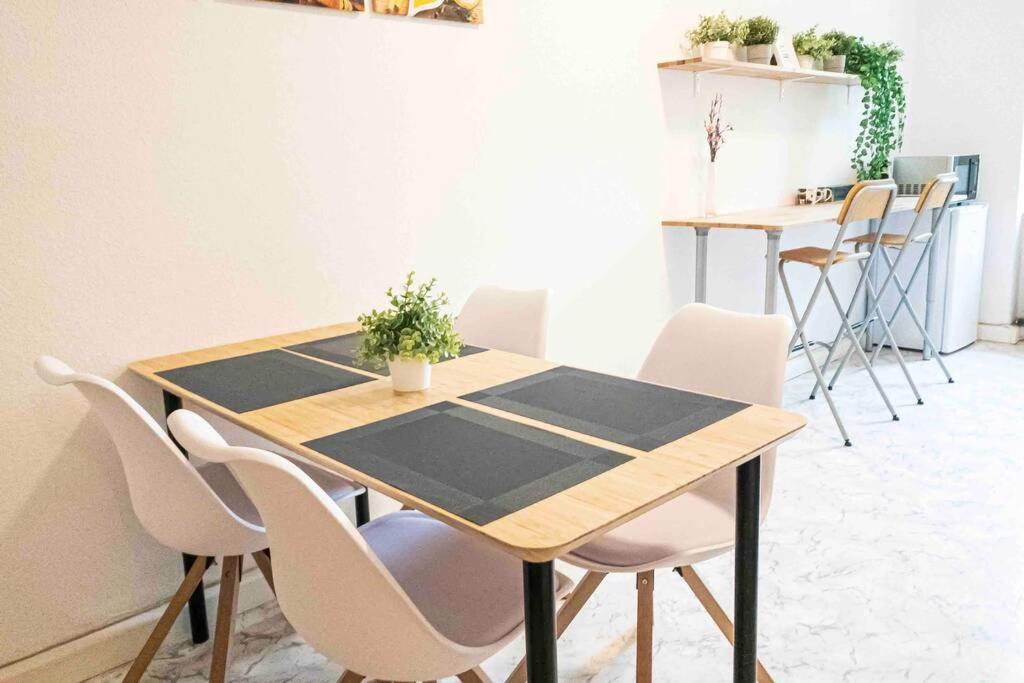 Moderne In Leipziger Altbau - Netflix Inklusive Apartment Leipzig