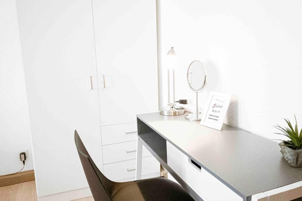 Moderne In Leipziger Altbau - Netflix Inklusive Apartment *